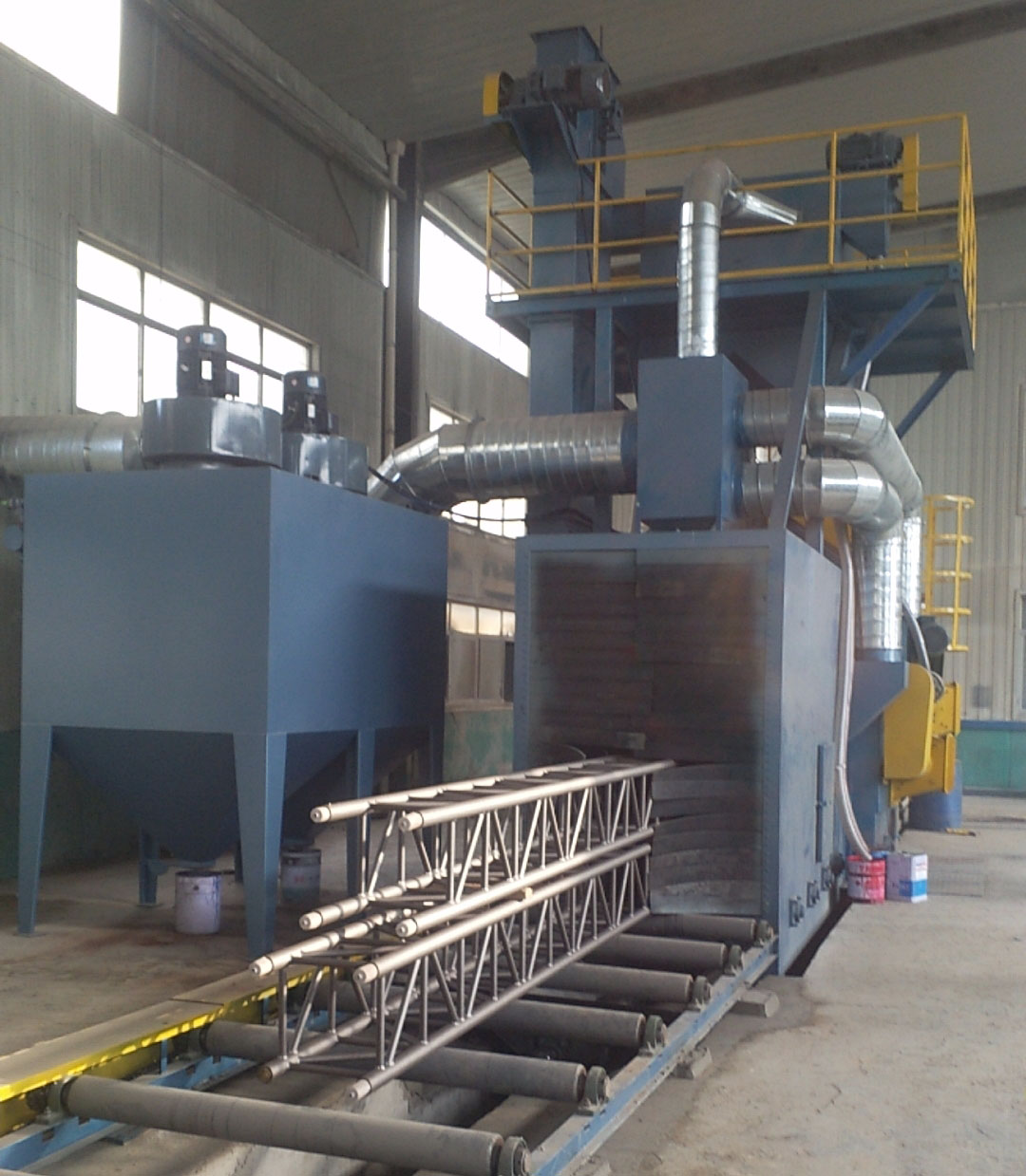 鋼結(jié)構(gòu)拋丸機圖三 鋼結(jié)構(gòu)拋丸機圖三